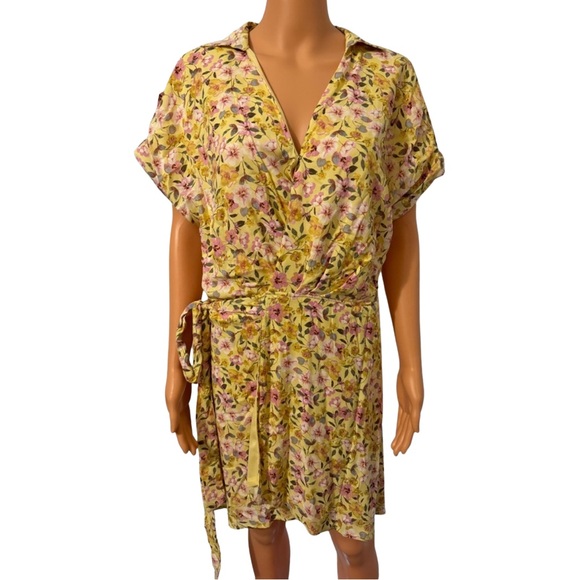 Gianni Bini Dresses & Skirts - Gianni Bini Yellow Floral Wrap Dress